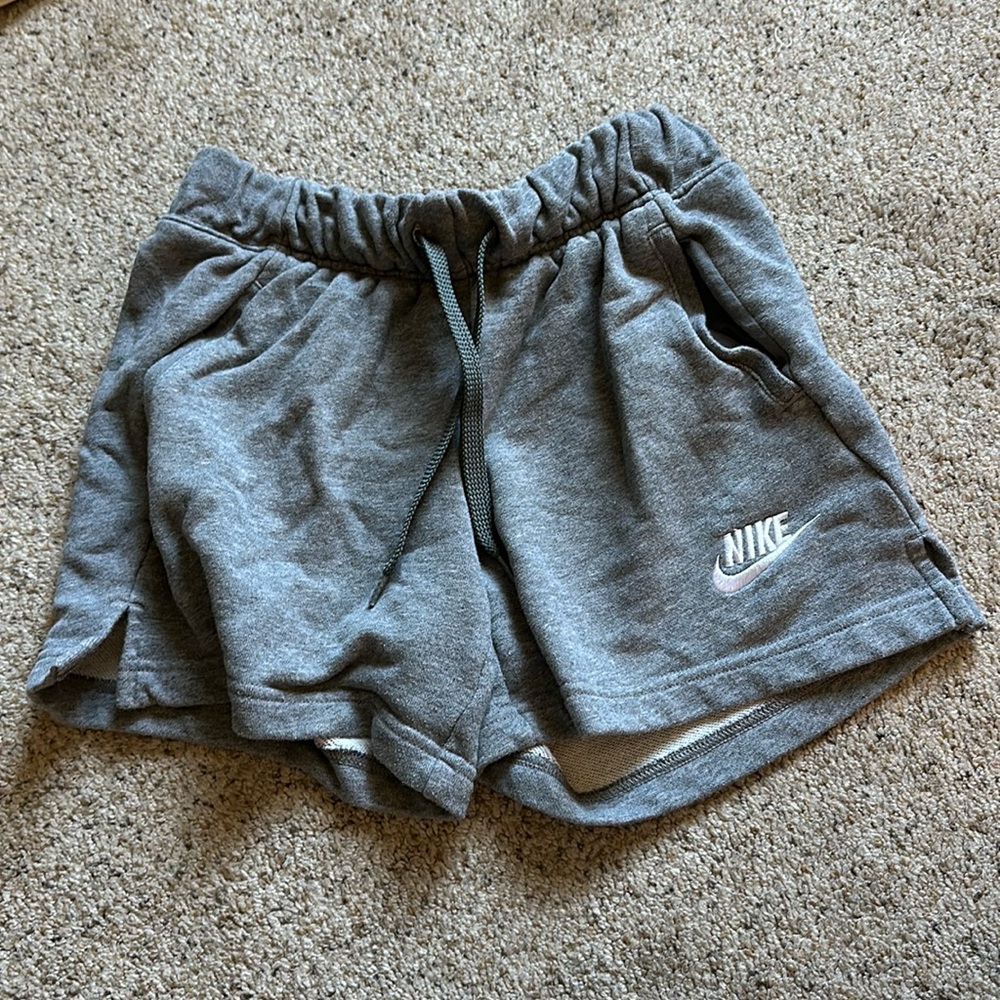 youth large nike shorts